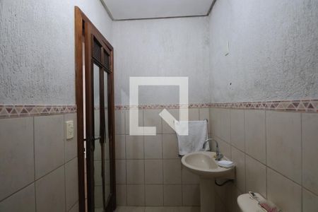 Casa à venda com 245m², 3 quartos e 4 vagasBanheiro de serviço