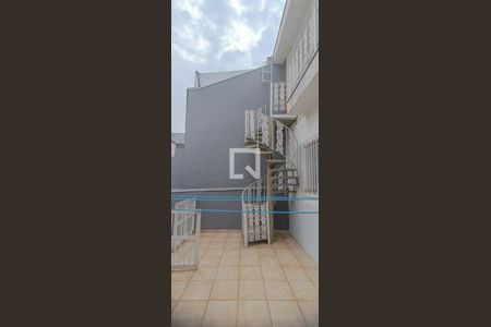 Casa à venda com 300m², 3 quartos e 3 vagas Casa à venda com 300m², 3 quartos e 3 vagasÁrea comum