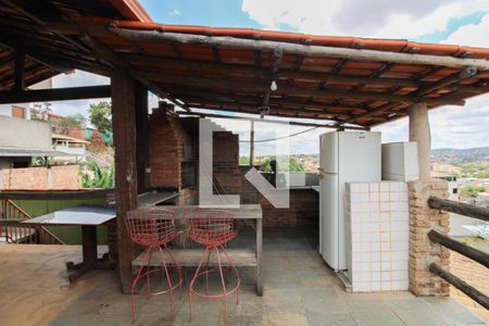 Casa à venda com 405m², 5 quartos e 4 vagas Casa à venda com 405m², 5 quartos e 4 vagasEspaço Gourmet