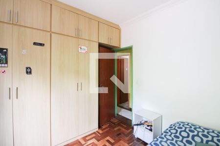 Casa à venda com 405m², 5 quartos e 4 vagas Casa à venda com 405m², 5 quartos e 4 vagasQuarto 1