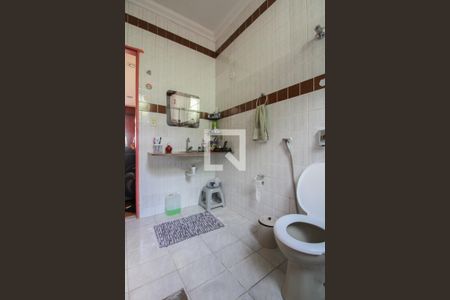 Casa à venda com 405m², 5 quartos e 4 vagas Casa à venda com 405m², 5 quartos e 4 vagasBanheiro da Suíte 1