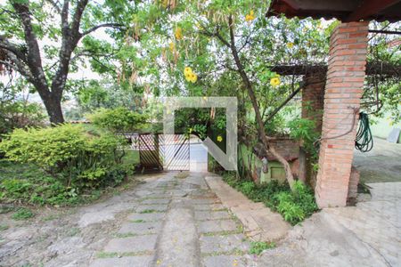 Casa à venda com 405m², 5 quartos e 4 vagas Casa à venda com 405m², 5 quartos e 4 vagasEntrada