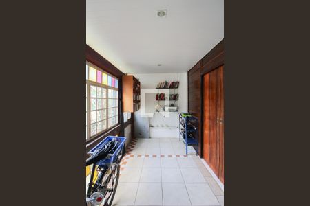 Casa à venda com 405m², 5 quartos e 4 vagas Casa à venda com 405m², 5 quartos e 4 vagasVaranda da Suíte 1