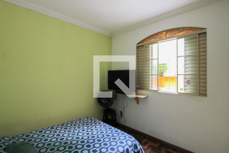 Casa à venda com 405m², 5 quartos e 4 vagas Casa à venda com 405m², 5 quartos e 4 vagasQuarto 1