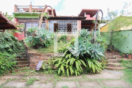 Casa à venda com 405m², 5 quartos e 4 vagas Casa à venda com 405m², 5 quartos e 4 vagasJardim