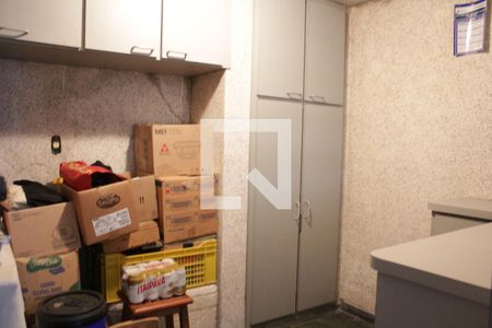 Casa à venda com 182m², 3 quartos e 2 vagasQuarto de Serviço