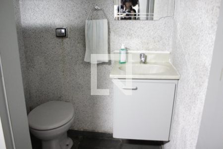 Casa à venda com 182m², 3 quartos e 2 vagasBanheiro de serviço