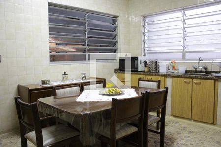 Casa à venda com 182m², 3 quartos e 2 vagasCozinha