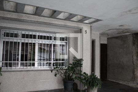 Casa à venda com 182m², 3 quartos e 2 vagasFachada