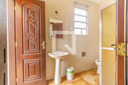 Casa de condomínio à venda com 335m², 5 quartos e 5 vagas Casa de condomínio à venda com 335m², 5 quartos e 5 vagasBanheiro da Suíte 3