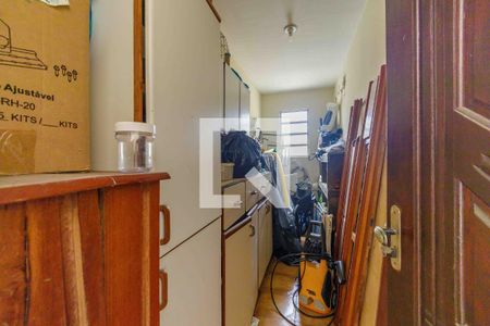 Casa de condomínio à venda com 335m², 5 quartos e 5 vagas Casa de condomínio à venda com 335m², 5 quartos e 5 vagasQuarto de Serviço