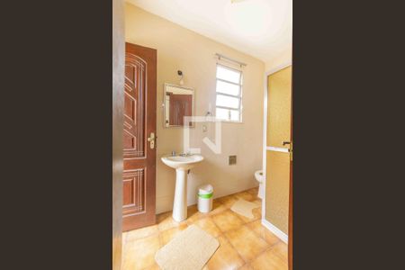 Casa de condomínio à venda com 335m², 5 quartos e 5 vagas Casa de condomínio à venda com 335m², 5 quartos e 5 vagasBanheiro da Suíte 3