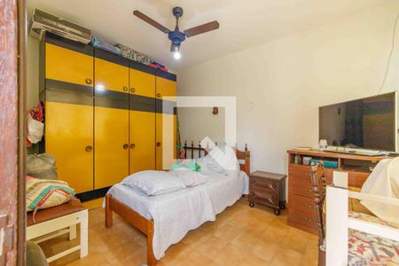 Casa de condomínio à venda com 335m², 5 quartos e 5 vagas Casa de condomínio à venda com 335m², 5 quartos e 5 vagasSuíte 3