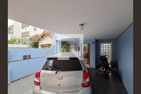 Casa à venda com 230m², 2 quartos e 2 vagas Casa à venda com 230m², 2 quartos e 2 vagasGaragem