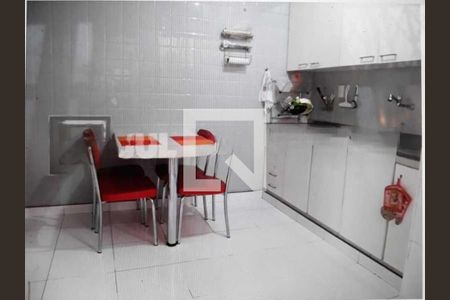 Casa de condomínio à venda com 195m², 4 quartos e 2 vagas