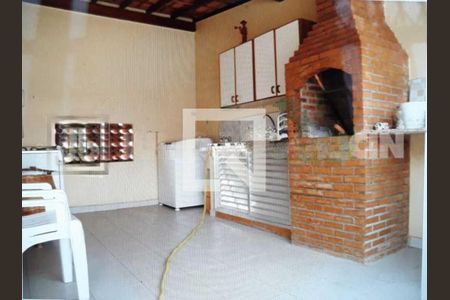 Casa de condomínio à venda com 195m², 4 quartos e 2 vagas
