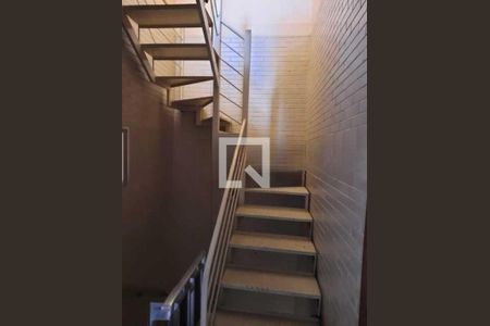 Casa de condomínio à venda com 195m², 4 quartos e 2 vagas