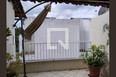 Casa à venda com 108m², 3 quartos e 1 vaga