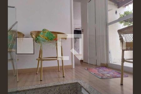 Casa à venda com 108m², 3 quartos e 1 vaga