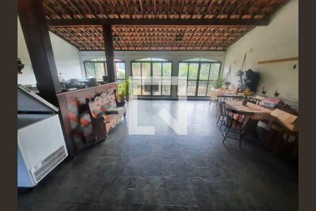 Casa de condomínio à venda com 321m², 4 quartos e 3 vagas