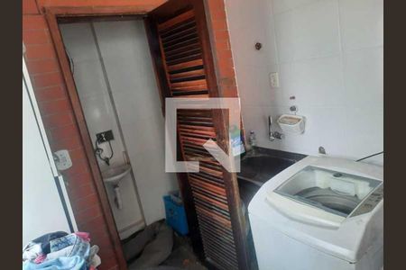 Casa de condomínio à venda com 321m², 4 quartos e 3 vagas