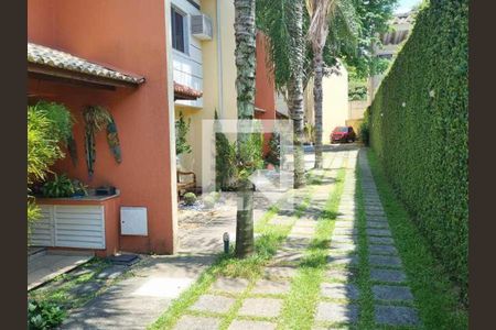 Casa de condomínio à venda com 182m², 5 quartos e 2 vagas