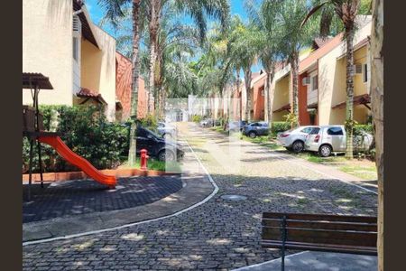 Casa de condomínio à venda com 182m², 5 quartos e 2 vagas