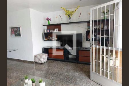 Casa à venda com 349m², 4 quartos e sem vaga