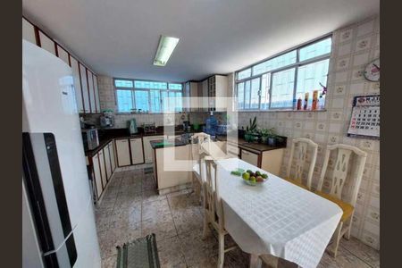 Casa à venda com 349m², 4 quartos e sem vaga