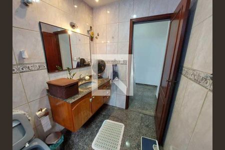 Casa à venda com 349m², 4 quartos e sem vaga