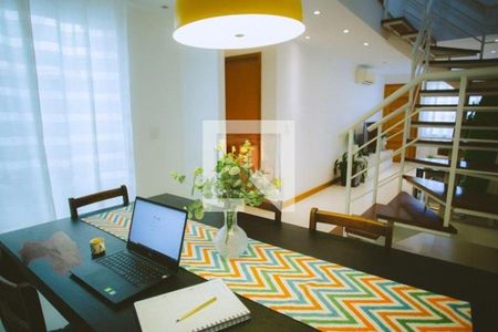 Casa de condomínio à venda com 132m², 3 quartos e 1 vaga