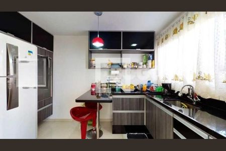 Casa de condomínio à venda com 119m², 5 quartos e 4 vagas