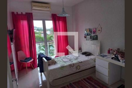 Casa de condomínio à venda com 330m², 4 quartos e 2 vagas