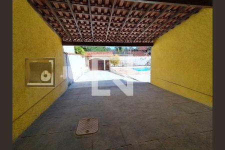 Casa de condomínio à venda com 292m², 5 quartos e 6 vagas