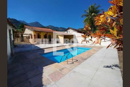 Casa de condomínio à venda com 292m², 5 quartos e 6 vagas