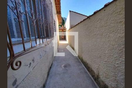 Casa de condomínio à venda com 292m², 5 quartos e 6 vagas