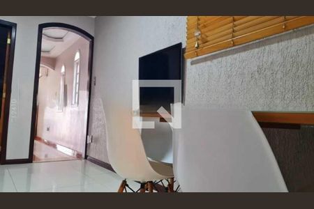 Casa à venda com 109m², 2 quartos e 2 vagas