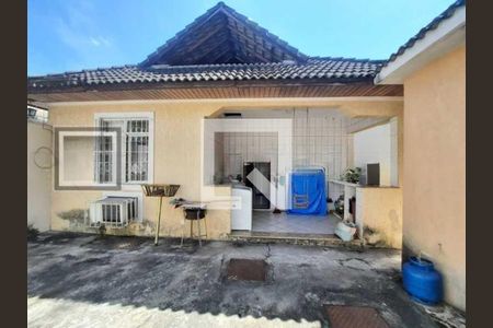 Casa à venda com 160m², 3 quartos e 2 vagas