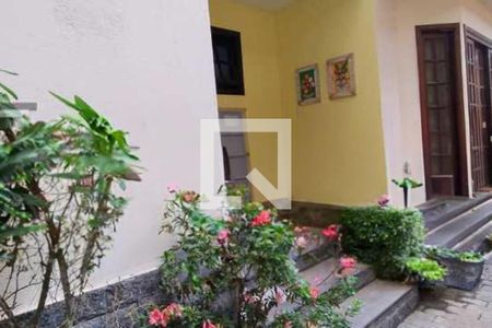 Casa de condomínio à venda com 108m², 3 quartos e 1 vaga