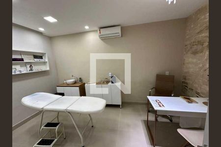 Casa à venda com 269m², 4 quartos e 3 vagas