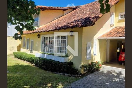Casa de condomínio à venda com 333m², 4 quartos e 3 vagas