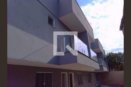 Casa à venda com 81m², 2 quartos e sem vaga