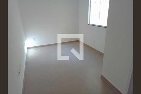 Casa à venda com 81m², 2 quartos e sem vaga