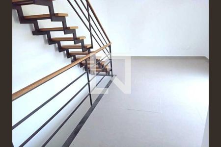 Casa à venda com 81m², 2 quartos e sem vaga