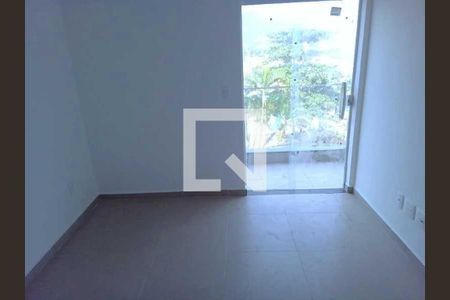 Casa à venda com 81m², 2 quartos e sem vaga
