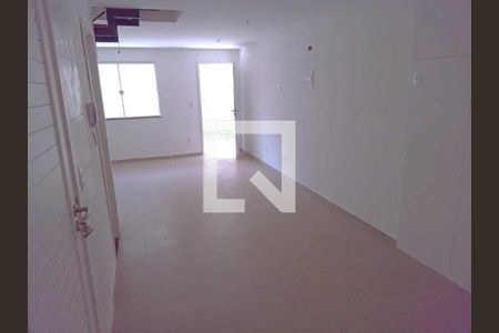 Casa à venda com 81m², 2 quartos e sem vaga