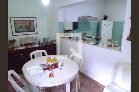 Casa à venda com 174m², 3 quartos e 4 vagas