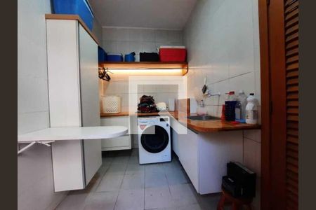 Casa à venda com 226m², 4 quartos e 2 vagas