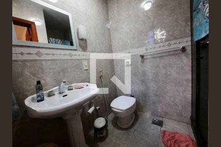 Casa à venda com 226m², 4 quartos e 2 vagas