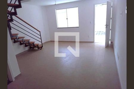 Casa de condomínio à venda com 81m², 2 quartos e 1 vaga